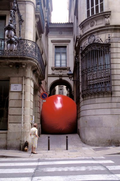 RedBall Barcelona, c/Jaume. one of the first international installations.