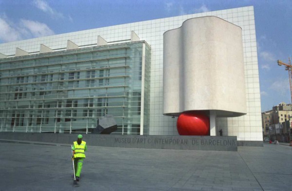 RedBall Barcelona : MACBA, Barcelona, contemporary art museum.