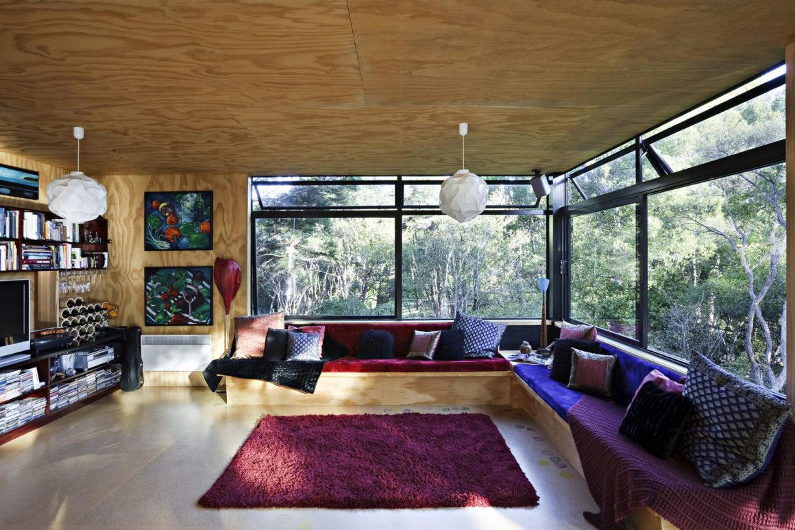 Titirangi House in the trees by Mercer and Mercer 5