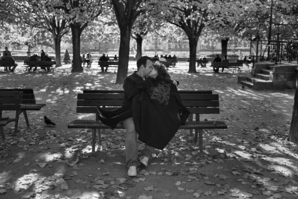 "French Kiss – A Love Letter to Paris" by Peter Turnley 6