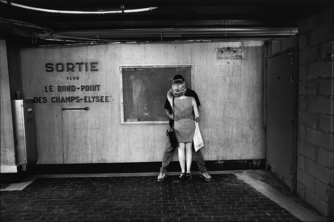 "French Kiss – A Love Letter to Paris" by Peter Turnley 37