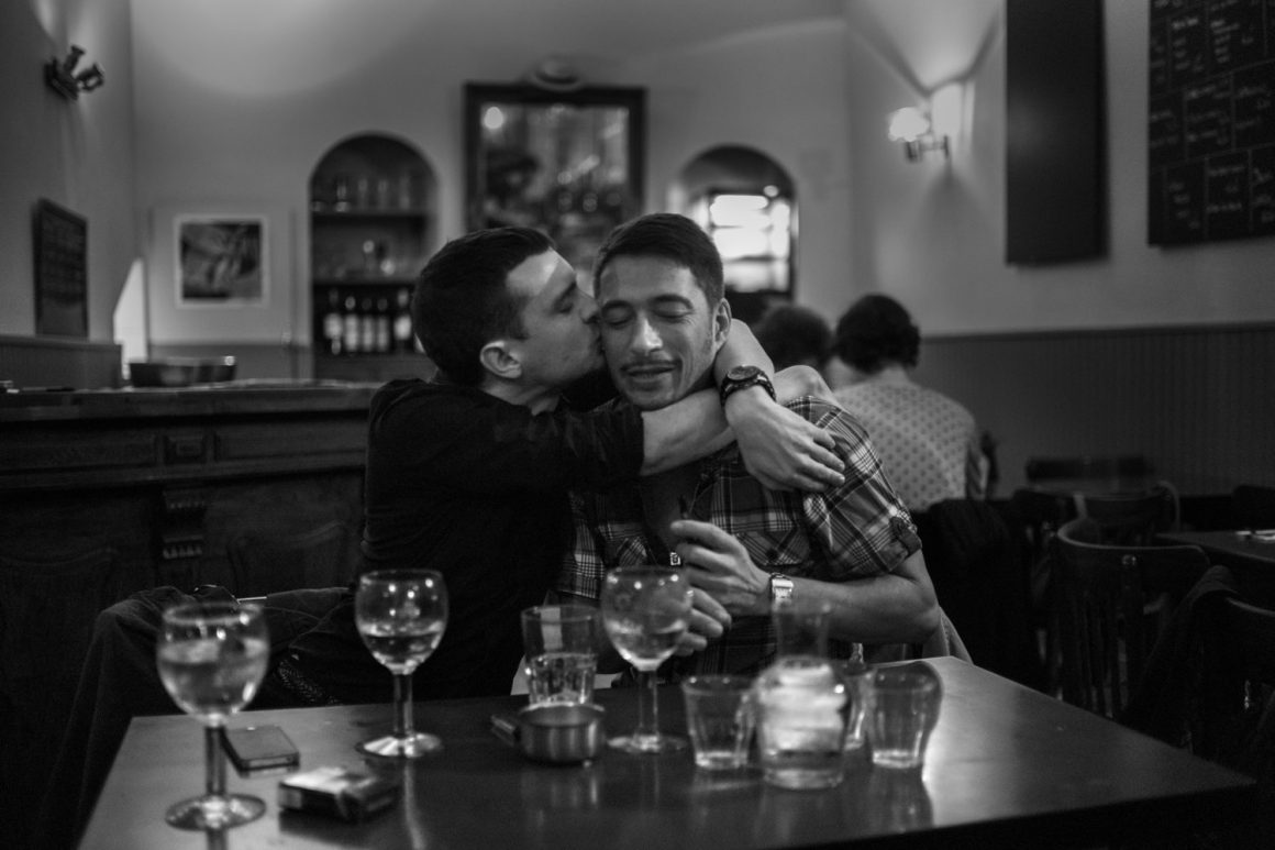 "French Kiss – A Love Letter to Paris" by Peter Turnley 38