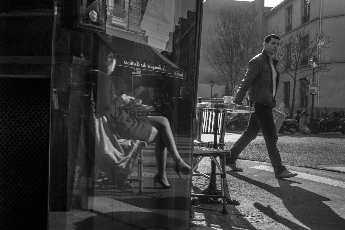 "French Kiss – A Love Letter to Paris" by Peter Turnley 40