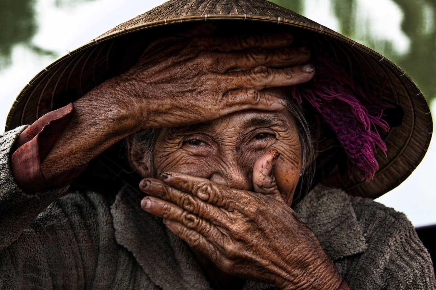 The Hidden Smiles Of Vietnam” by Réhahn photo pic