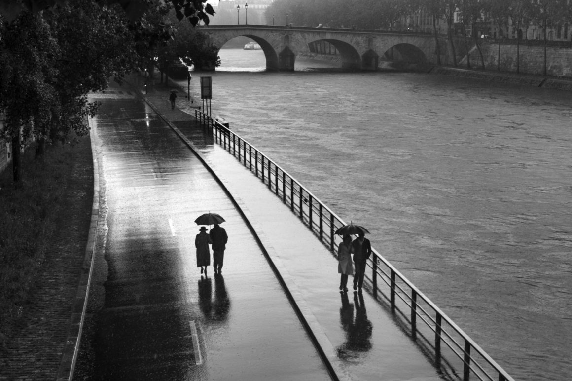 "French Kiss – A Love Letter to Paris" by Peter Turnley 12